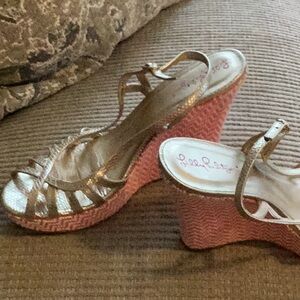 Lily Pulitzer size 10 Women’s Gold and Pink Wedges